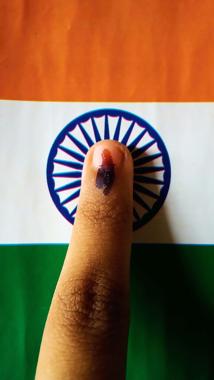 जानें आज पहले चरण में किन राज्यों की कितनी सीटों पर वोटिंग चल रही है